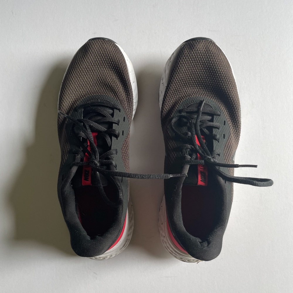 Nike Revolution 5 Running Sneakers Black Size 10 - Picture 2 of 13